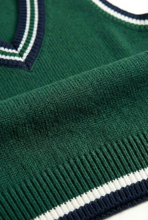 Жилет трикотажный зеленый