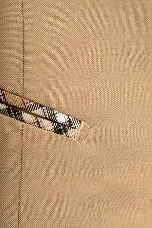 Жилет для девочки РОЗА цвет бежевая клетка