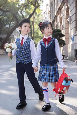 Жилет для мальчика ПРЕЗИДЕНТ цвет темно-синяя клетка 