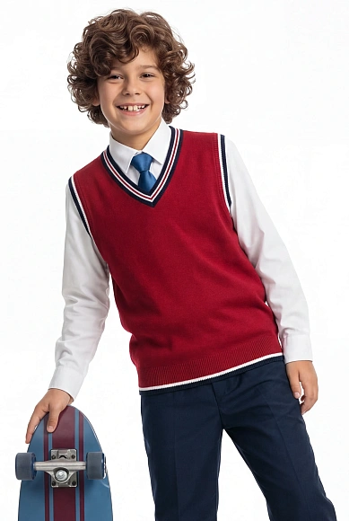 Жилет трикотажный бордовый.